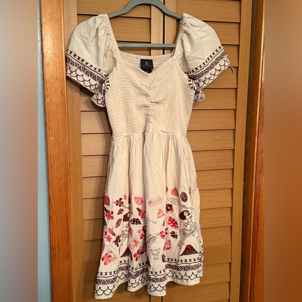 Disney Her Universe Moana Pua Seashell Floral Icons Cinched Smock Dress Small